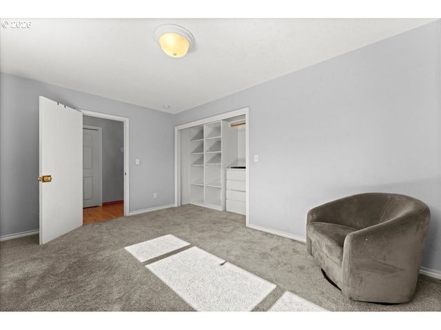 2030 Se 100TH Ave, Portland, OR 97216