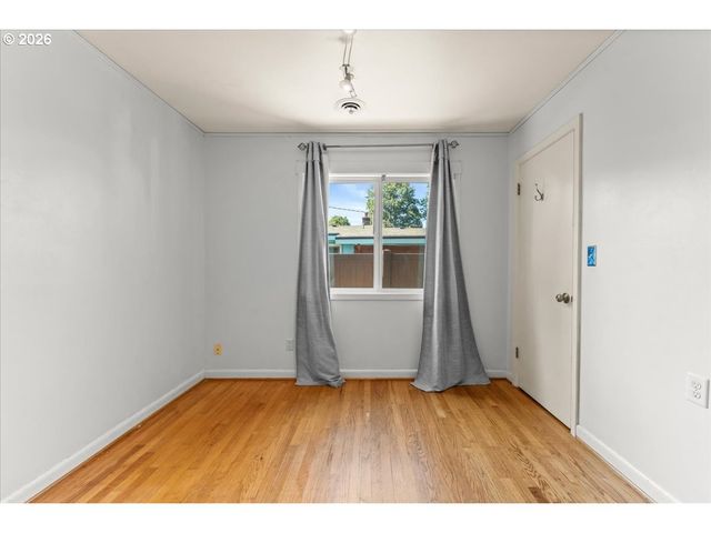 2030 Se 100TH Ave, Portland, OR 97216