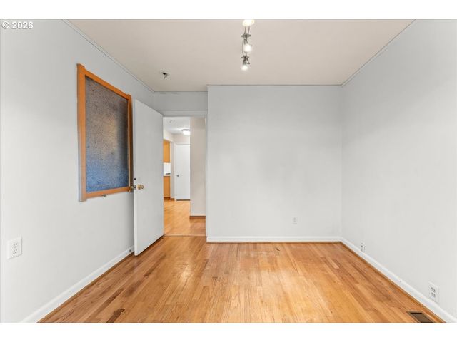 2030 Se 100TH Ave, Portland, OR 97216
