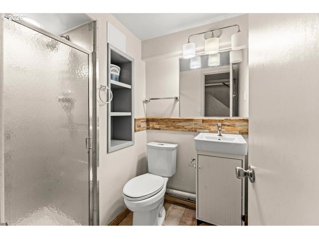 2030 Se 100TH Ave, Portland, OR 97216