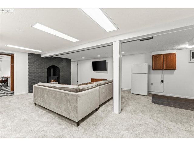 2030 Se 100TH Ave, Portland, OR 97216