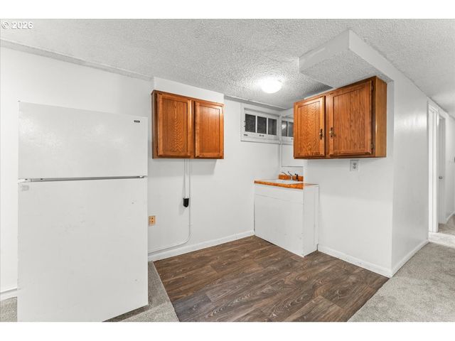 2030 Se 100TH Ave, Portland, OR 97216