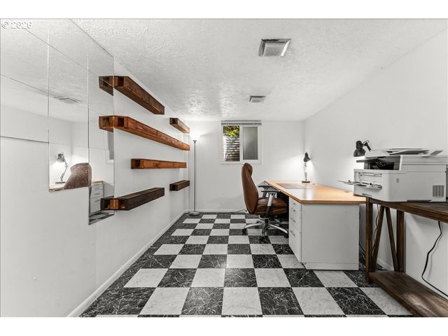 2030 Se 100TH Ave, Portland, OR 97216