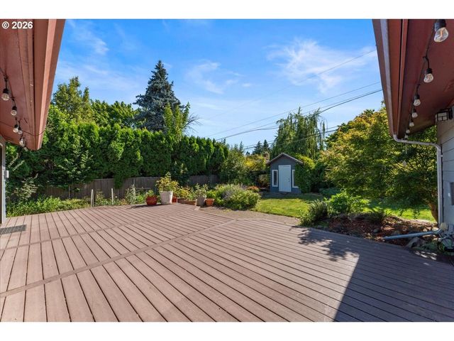 2030 Se 100TH Ave, Portland, OR 97216