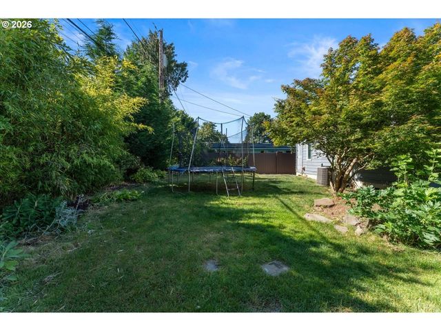 2030 Se 100TH Ave, Portland, OR 97216