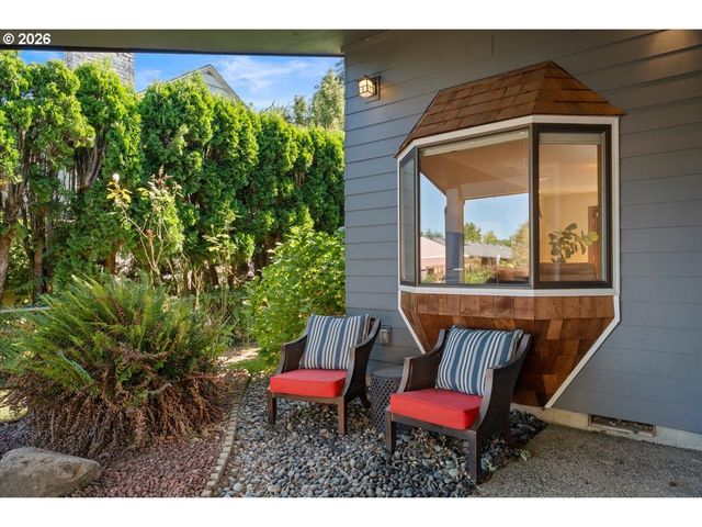 2030 Se 100TH Ave, Portland, OR 97216