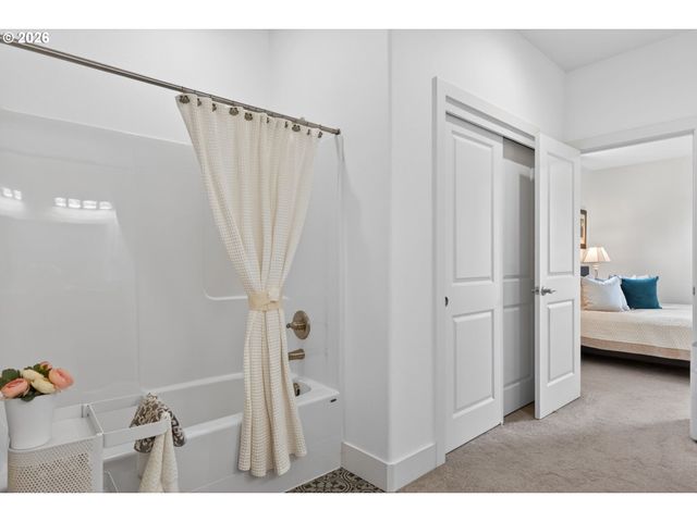 5903 Ne 133RD St, Vancouver, WA 98686