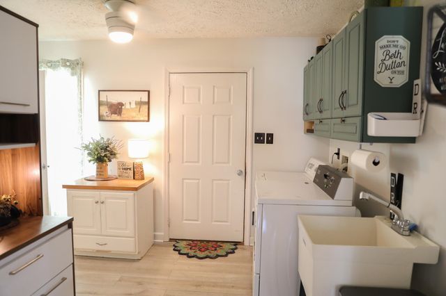 232 MINE BRANCH RD, Crimora, VA 24431