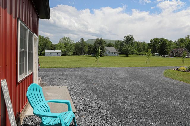 232 MINE BRANCH RD, Crimora, VA 24431