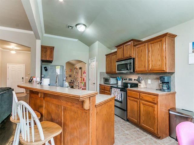 2333 Serenade Drive, Midwest City, OK 73130