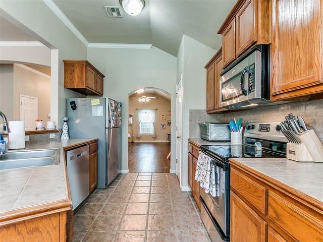 2333 Serenade Drive, Midwest City, OK 73130