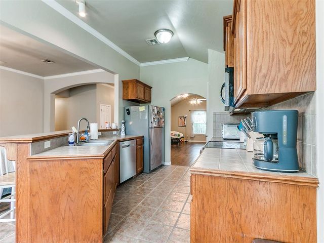 2333 Serenade Drive, Midwest City, OK 73130