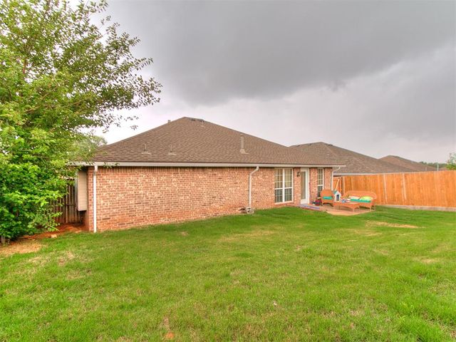 2333 Serenade Drive, Midwest City, OK 73130