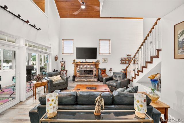 1424 SE 5th Avenue, Crystal River, FL 34429