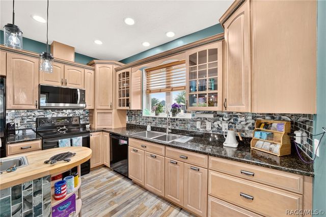 1424 SE 5th Avenue, Crystal River, FL 34429