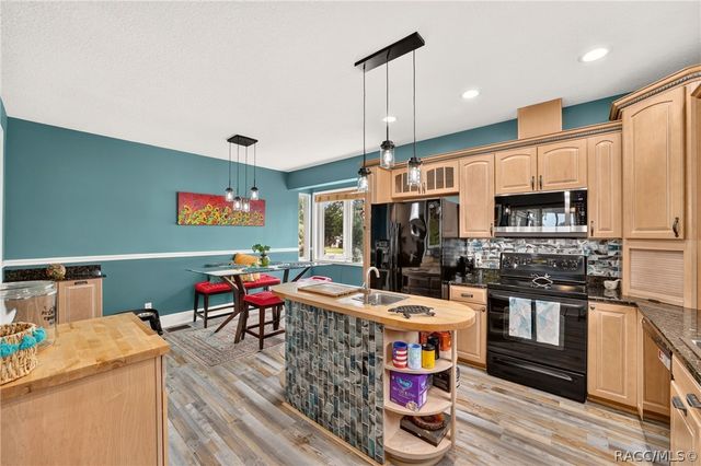 1424 SE 5th Avenue, Crystal River, FL 34429