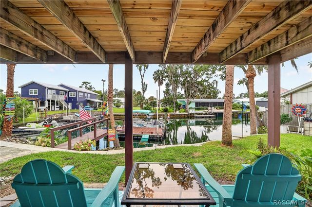 1424 SE 5th Avenue, Crystal River, FL 34429