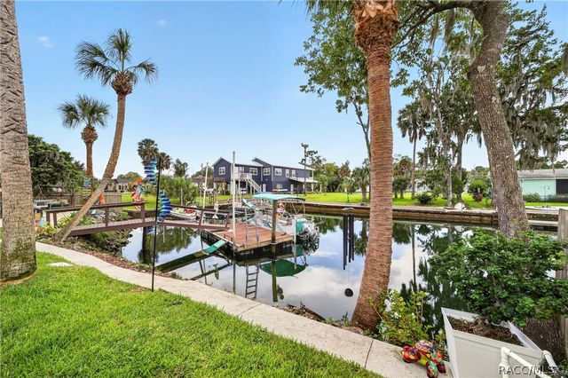 1424 SE 5th Avenue, Crystal River, FL 34429