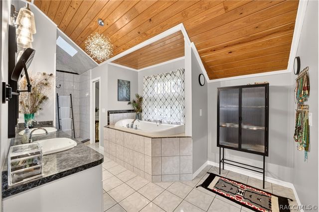 1424 SE 5th Avenue, Crystal River, FL 34429