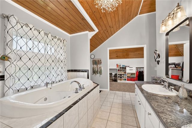 1424 SE 5th Avenue, Crystal River, FL 34429