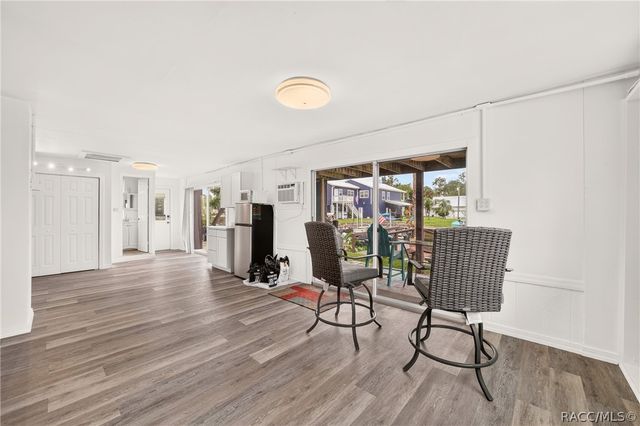 1424 SE 5th Avenue, Crystal River, FL 34429