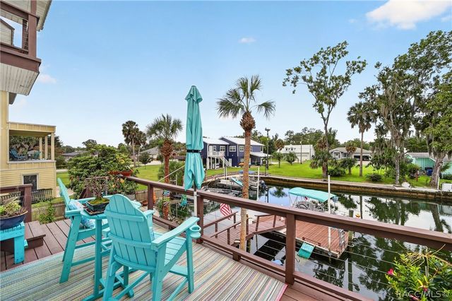 1424 SE 5th Avenue, Crystal River, FL 34429