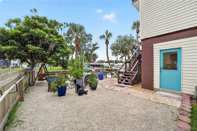 1424 SE 5th Avenue, Crystal River, FL 34429