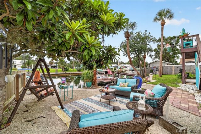 1424 SE 5th Avenue, Crystal River, FL 34429