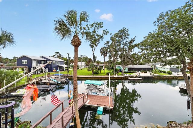 1424 SE 5th Avenue, Crystal River, FL 34429