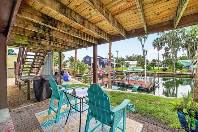 1424 SE 5th Avenue, Crystal River, FL 34429