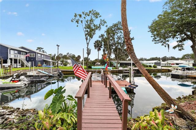 1424 SE 5th Avenue, Crystal River, FL 34429