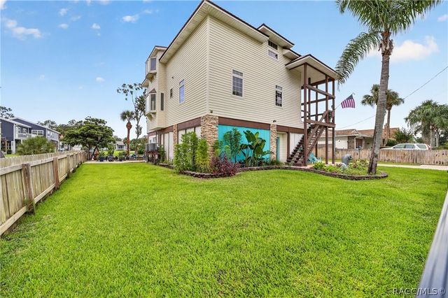 1424 SE 5th Avenue, Crystal River, FL 34429