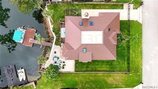 1424 SE 5th Avenue, Crystal River, FL 34429