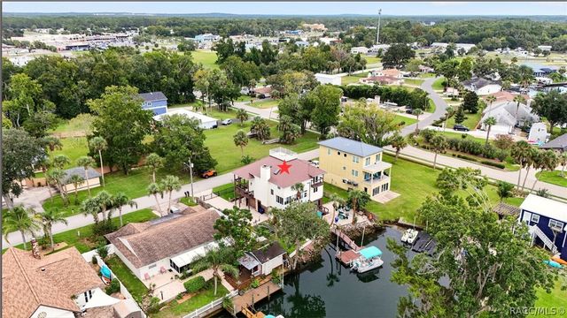 1424 SE 5th Avenue, Crystal River, FL 34429