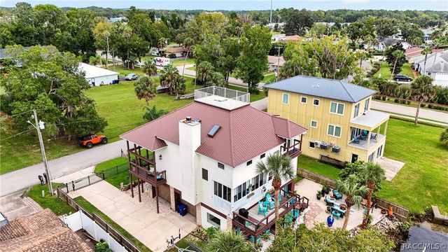 1424 SE 5th Avenue, Crystal River, FL 34429