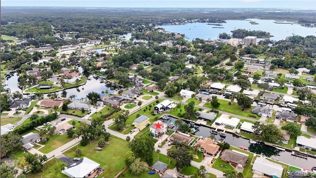 1424 SE 5th Avenue, Crystal River, FL 34429