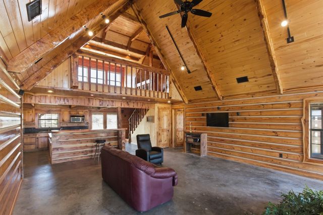 27185 Muckelroy Road, Hempstead, TX 77445