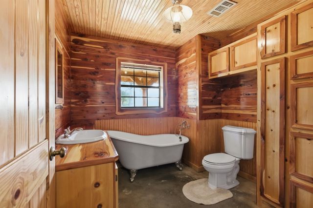 27185 Muckelroy Road, Hempstead, TX 77445