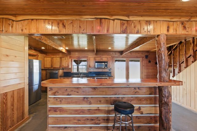 27185 Muckelroy Road, Hempstead, TX 77445