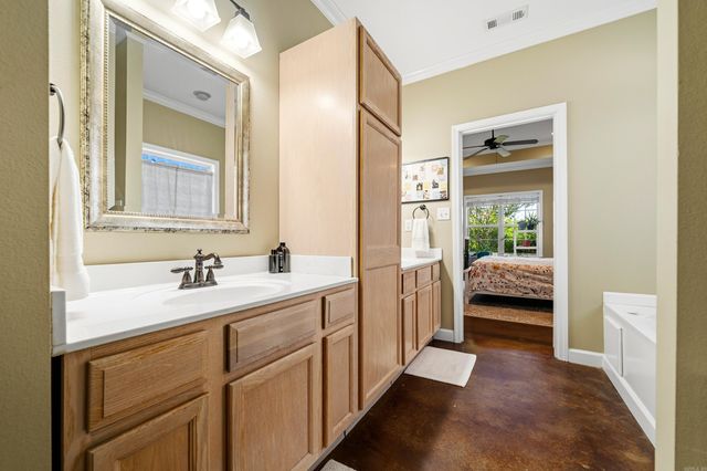 13404 Berkshire Manor, North Little Rock, AR 72117