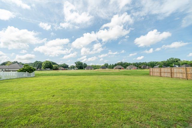 13404 Berkshire Manor, North Little Rock, AR 72117