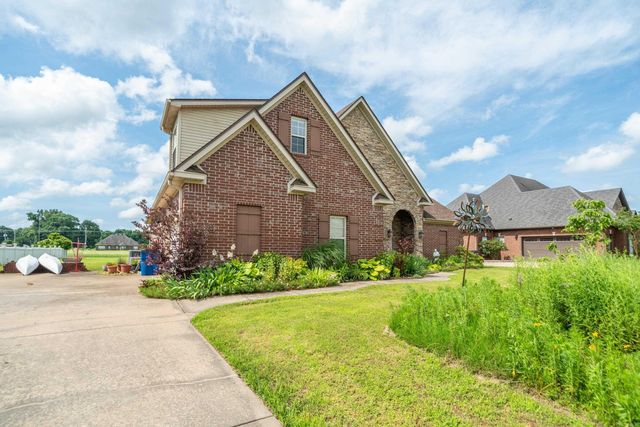 13404 Berkshire Manor, North Little Rock, AR 72117