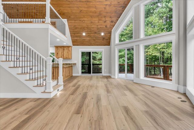 415 Thunder Ridge Drive, South Pittsburg, TN 37380