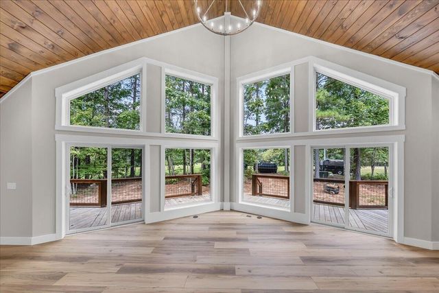 415 Thunder Ridge Drive, South Pittsburg, TN 37380