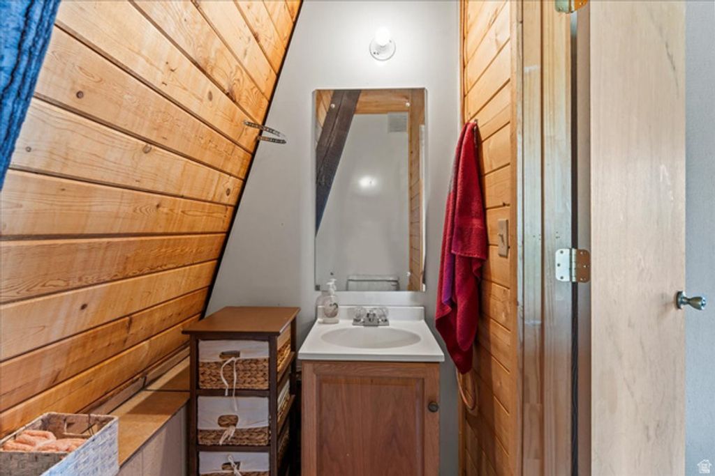 Image 19 of property listing at 9406 E DEER DR, Heber City, UT 84032
