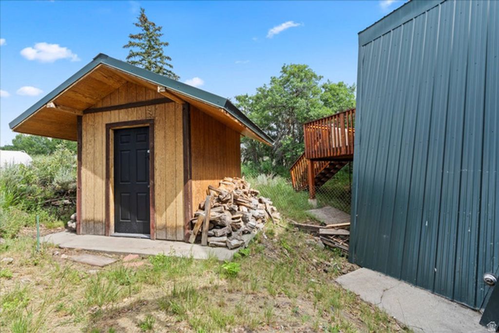 Image 31 of property listing at 9406 E DEER DR, Heber City, UT 84032