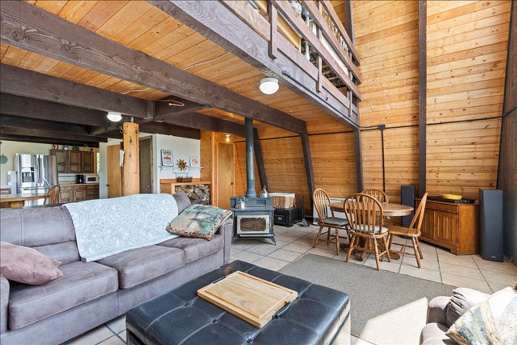 Image 8 of property listing at 9406 E DEER DR, Heber City, UT 84032