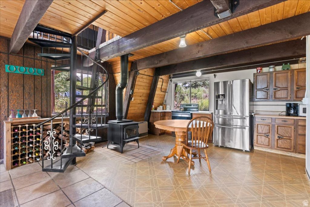 Image 9 of property listing at 9406 E DEER DR, Heber City, UT 84032