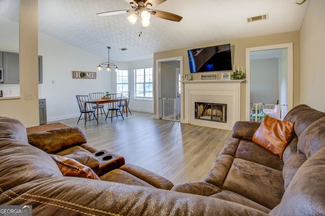 401 White Street, Mansfield, GA 30055