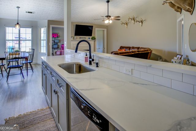 401 White Street, Mansfield, GA 30055